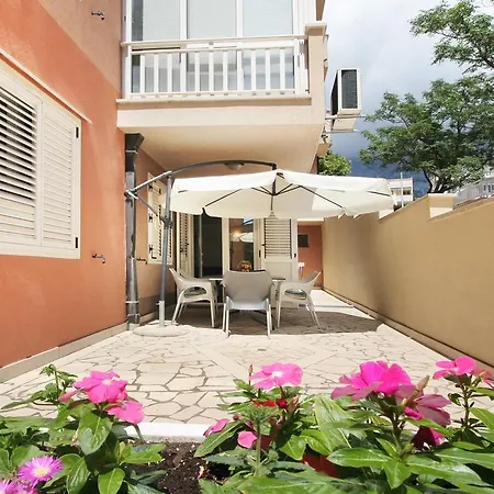 Apartment Danica *
